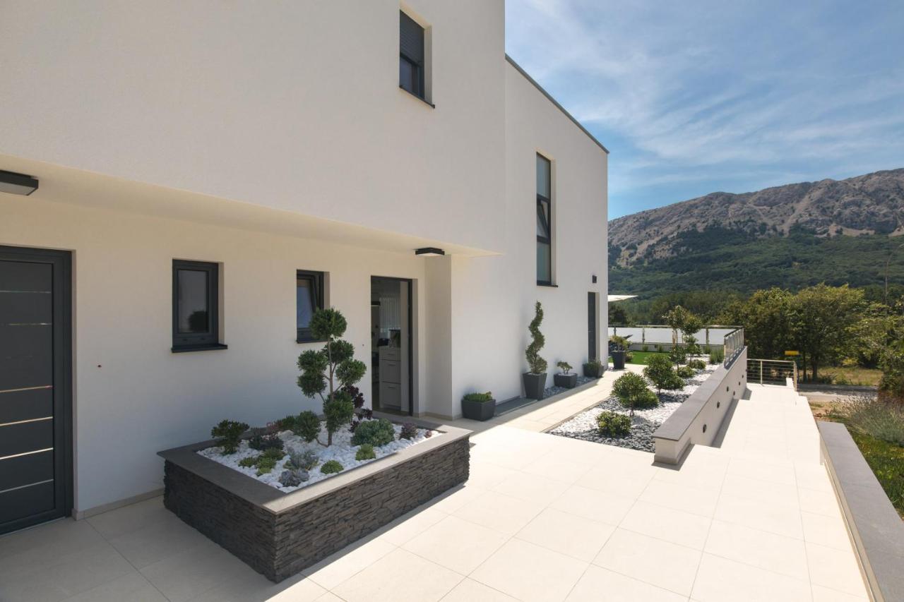 Villa Supernus With Heated Pool Башка Экстерьер фото