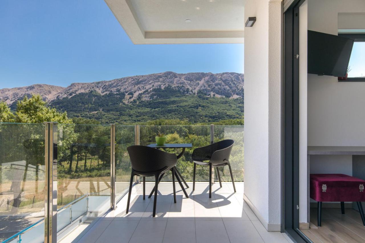 Villa Supernus With Heated Pool Башка Экстерьер фото