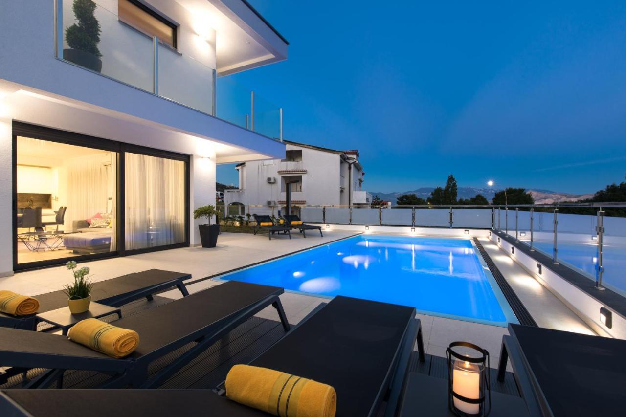 Villa Supernus With Heated Pool Башка Экстерьер фото