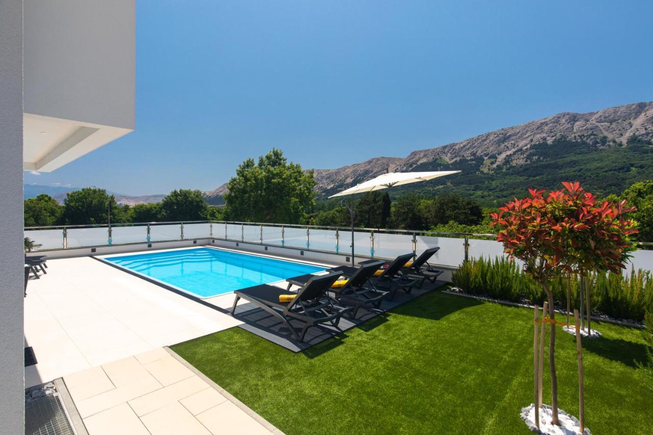 Villa Supernus With Heated Pool Башка Экстерьер фото