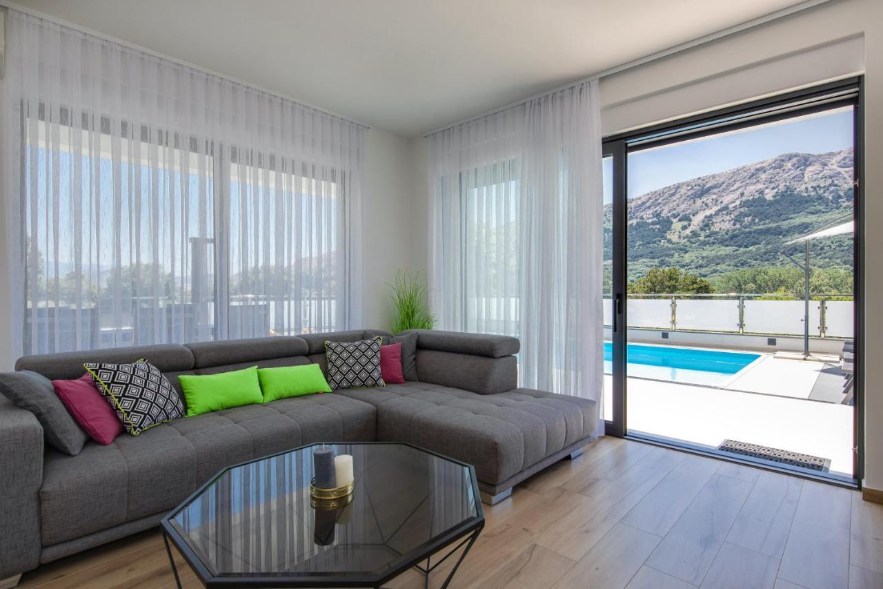 Villa Supernus With Heated Pool Башка Экстерьер фото