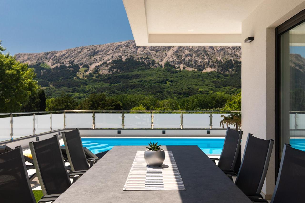 Villa Supernus With Heated Pool Башка Экстерьер фото